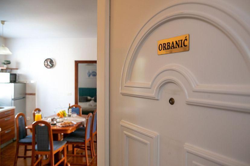 Apartment Orbanic ロヴィニ エクステリア 写真