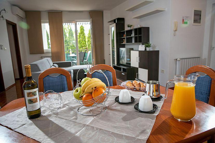 Apartment Orbanic ロヴィニ エクステリア 写真