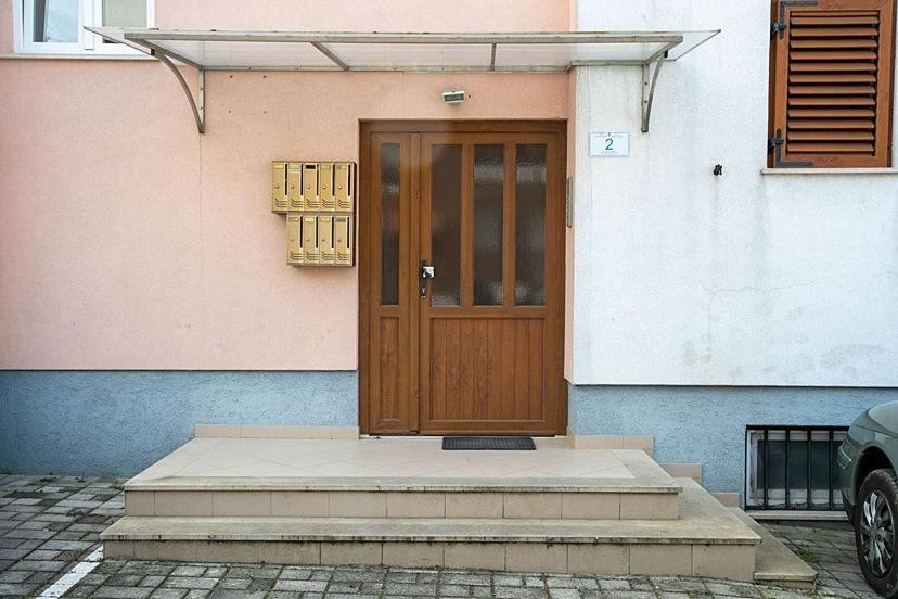 Apartment Orbanic ロヴィニ エクステリア 写真