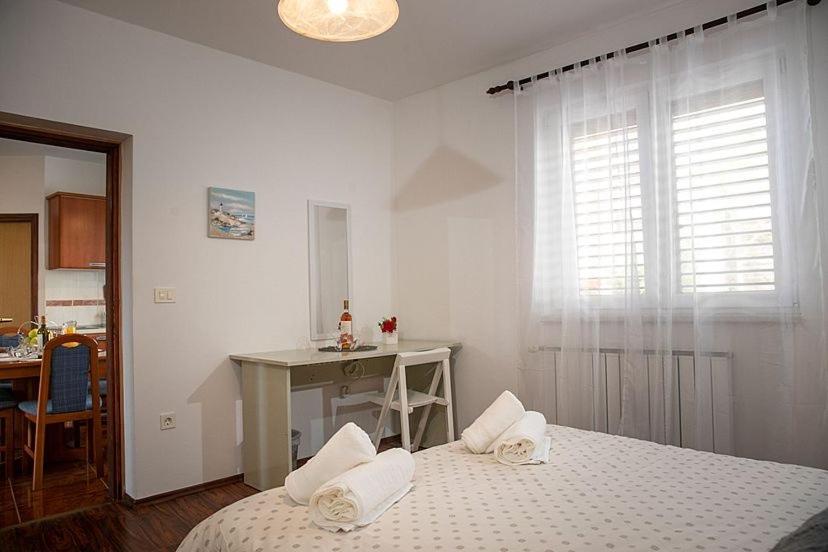 Apartment Orbanic ロヴィニ エクステリア 写真